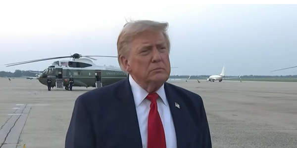 Is Trump trying to wreck world economy? 652_Trump and helicopter 2.jpg